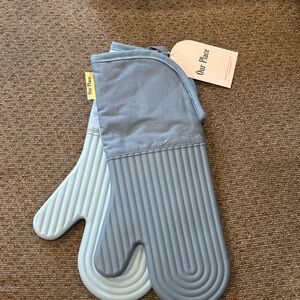 Our Place Light Blue Silicone Oven Mitts